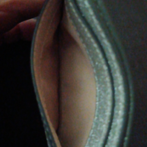 NWOT 🔥 KATE SPADE 🔥 GLITTERY SILVER CREDIT CARD WALLET - Picture 7 of 8